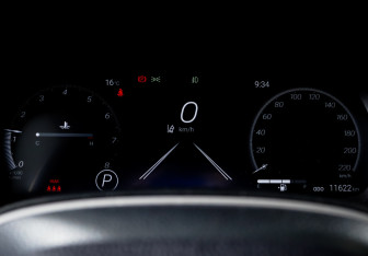 Подержанный автомобиль Toyota RAV4 2024 года (11 фото)