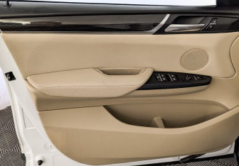 Подержанный автомобиль BMW X3 2015 года (19 фото)