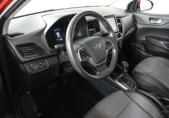 Подержанный автомобиль Hyundai Solaris Sedan 2021 года (6 фото)