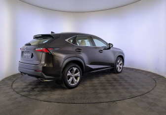 Подержанный автомобиль Lexus NX 2015 года (5 фото)