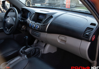 Подержанный автомобиль Mitsubishi L200 2008 года (7 фото)