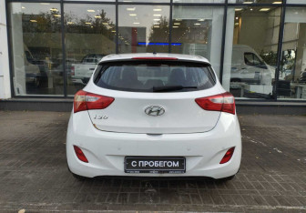 Подержанный автомобиль Hyundai i30 Hatchback 2013 года (7 фото)