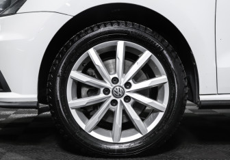 Подержанный автомобиль Volkswagen Polo Sedan 2017 года (23 фото)