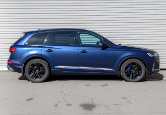 Подержанный автомобиль Audi Q7 2023 года (4 фото)