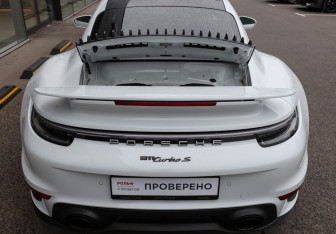 Подержанный автомобиль Porsche 911 Coupe 2023 года (10 фото)