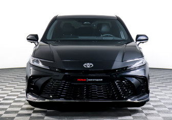 Подержанный автомобиль Toyota Camry Sedan 2025 года (2 фото)