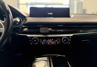 Подержанный автомобиль Genesis G80 2021 года (15 фото)