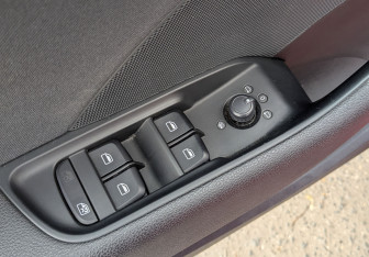 Подержанный автомобиль Audi A3 Hatchback 2013 года (24 фото)