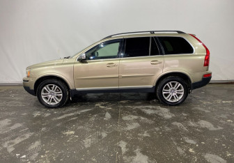 Подержанный автомобиль Volvo XC90 2008 года (7 фото)