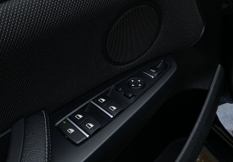 Подержанный автомобиль BMW X3 2014 года (20 фото)