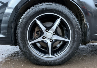 Подержанный автомобиль Kia Rio Hatchback 2010 года (9 фото)