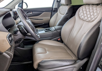 Подержанный автомобиль Hyundai Santa Fe 2022 года (21 фото)