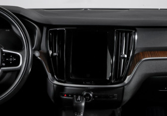 Подержанный автомобиль Volvo S60 2020 года (13 фото)