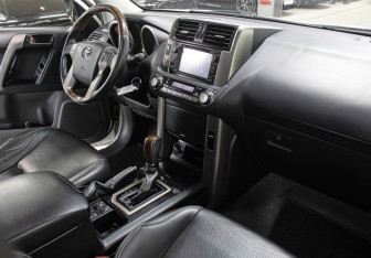 Подержанный автомобиль Toyota Land Cruiser Prado 2012 года (11 фото)