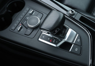 Подержанный автомобиль Audi A5 Coupe 2017 года (16 фото)