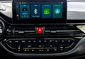 Подержанный автомобиль Москвич 3 2023 года (15 фото)