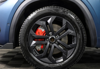 Подержанный автомобиль Geely Monjaro 2023 года (26 фото)