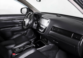 Подержанный автомобиль Mitsubishi Outlander 2018 года (7 фото)