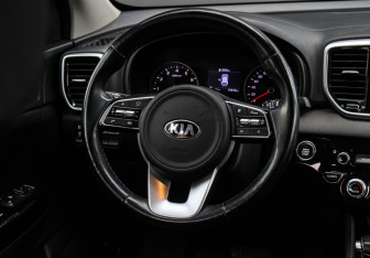 Подержанный автомобиль Kia Sportage 2021 года (11 фото)