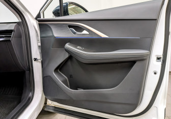 Подержанный автомобиль Omoda C5 2023 года (24 фото)