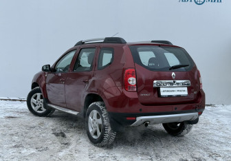Подержанный автомобиль Renault Duster 2013 года (7 фото)