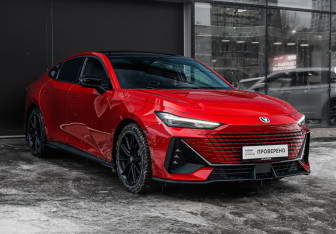 Подержанный автомобиль Changan UNI-V 2023 года (3 фото)