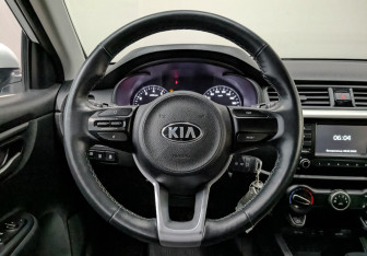 Подержанный автомобиль Kia Rio Sedan 2020 года (21 фото)