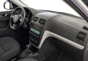 Подержанный автомобиль Skoda Yeti 2015 года (13 фото)