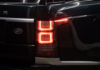 Подержанный автомобиль Land Rover Range Rover 2014 года (27 фото)