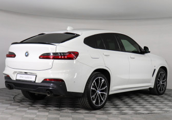 Подержанный автомобиль BMW X4 2020 года (2 фото)