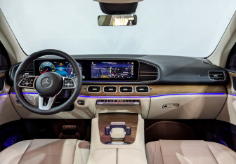 Подержанный автомобиль Mercedes-Benz GLE 2023 года (14 фото)