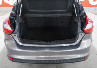 Подержанный автомобиль Ford Focus Hatchback 2011 года (10 фото)
