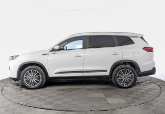 Подержанный автомобиль Chery Tiggo 8 Pro Max 2024 года (8 фото)