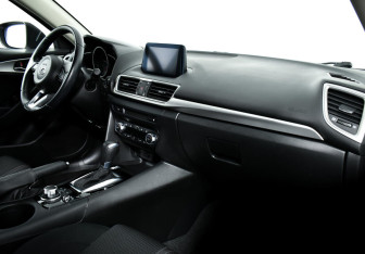 Подержанный автомобиль Mazda 3 Hatchback 2016 года (9 фото)