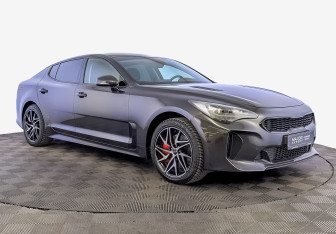 Подержанный автомобиль Kia Stinger 2023 года (3 фото)