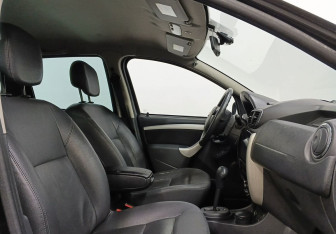 Подержанный автомобиль Nissan Terrano 2014 года (21 фото)