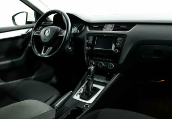 Подержанный автомобиль Skoda Octavia Liftback 2013 года (5 фото)