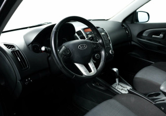 Подержанный автомобиль Kia Ceed Wagon 2012 года (9 фото)