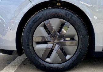 Подержанный автомобиль LiXiang Mega 2024 года (9 фото)