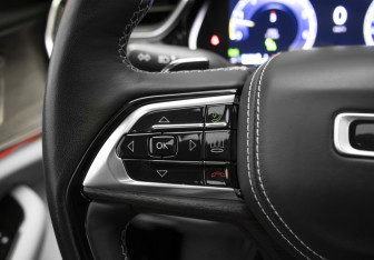 Подержанный автомобиль Jeep Grand Cherokee 2022 года (13 фото)