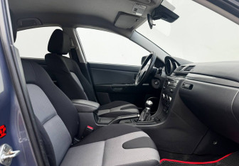 Подержанный автомобиль Mazda 3 Sedan 2006 года (10 фото)