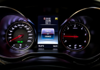 Подержанный автомобиль Mercedes-Benz Vito 2019 года (13 фото)