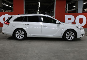 Подержанный автомобиль Opel Insignia Wagon 2011 года (4 фото)