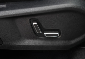 Подержанный автомобиль Geely Monjaro 2025 года (8 фото)