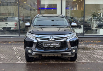 Подержанный автомобиль Mitsubishi Pajero Sport 2018 года (2 фото)