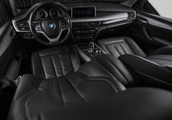Подержанный автомобиль BMW X5 2017 года (21 фото)