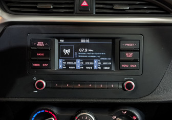 Подержанный автомобиль Kia Rio Hatchback 2021 года (16 фото)