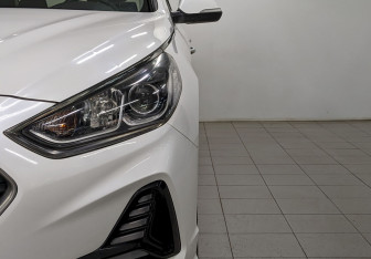 Подержанный автомобиль Hyundai Sonata 2018 года (15 фото)