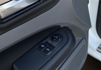 Подержанный автомобиль Ford Focus Hatchback 2008 года (15 фото)