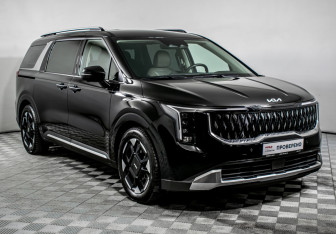 Подержанный автомобиль Kia Carnival 2024 года (3 фото)